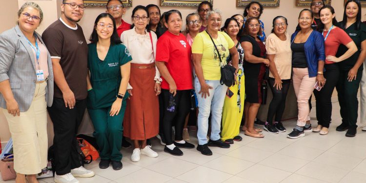 Visita de idosos à Câmara Municipal fortalece cidadania e aproxima população do Parlamento Municipal