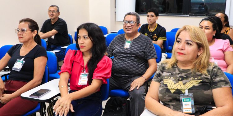 CMM fortalece qualificação profissional da população com curso de agente de portaria
