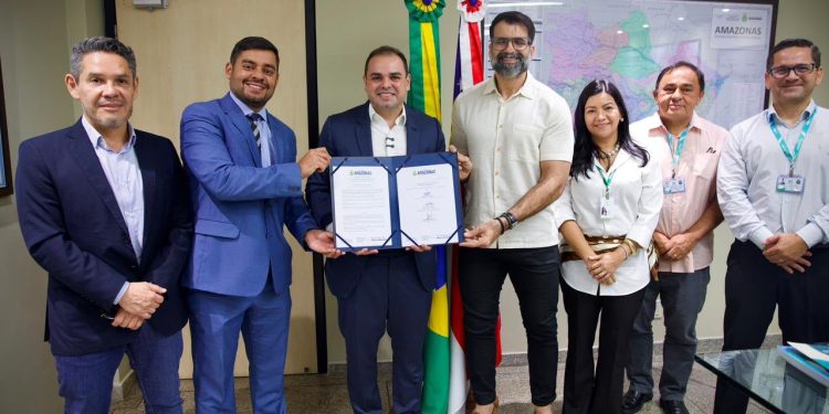 Governador Roberto Cidade assina convênio para repasse da segunda parcela para elaboração do Plano Diretor da Bacia Hidrográfica do Rio Tarumã-Açu