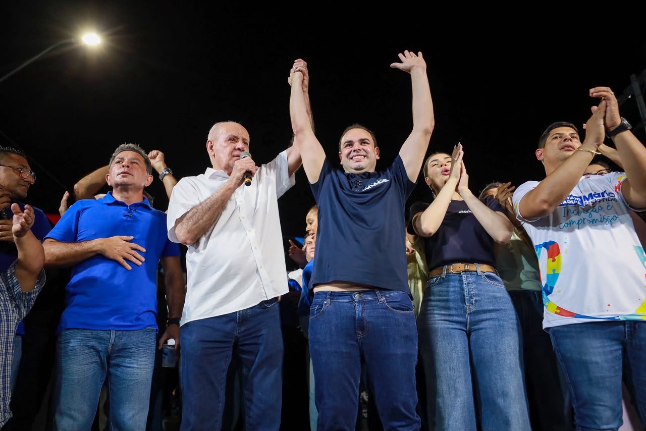 “Não vou me curvar à velha política”, diz Roberto Cidade ao reunir multidão na zona Sul de Manaus