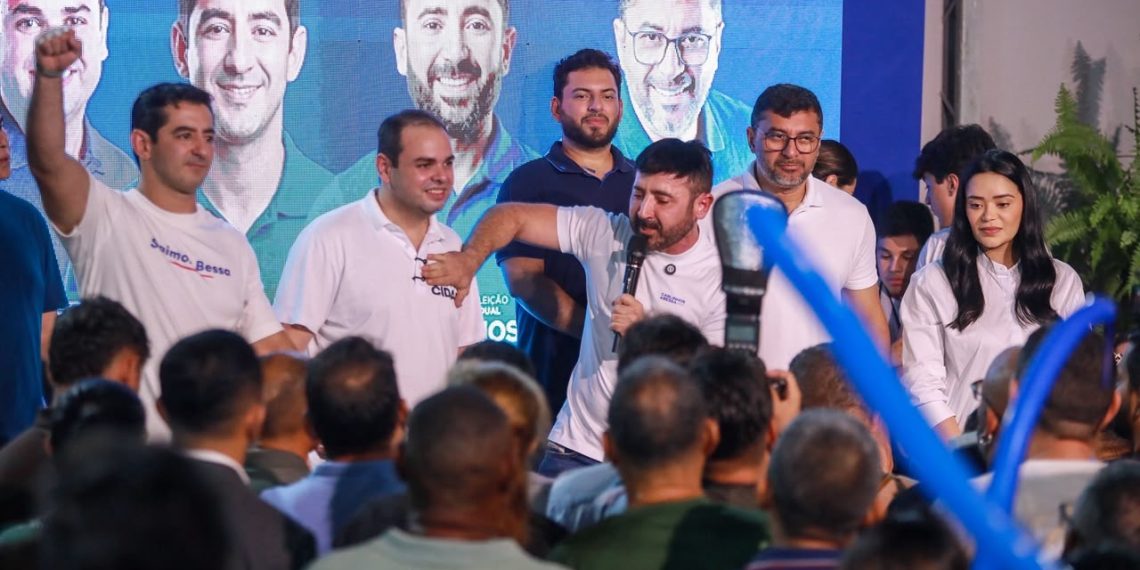 Roberto Cidade defende renovação política em evento de lançamento das pré-candidaturas de Carlinhos e Saimon Bessa