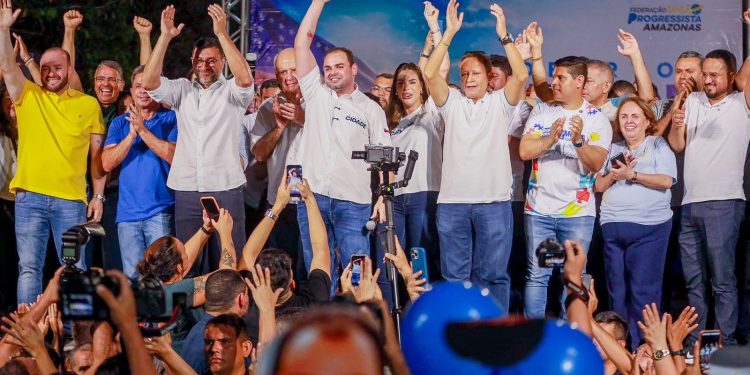 Auxílio Estadual de R$ 500 para mães e pais atípicos marca discurso de Roberto Cidade em grande encontro no Alvorada