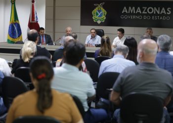 Roberto Cidade conduz acordo com empresas médicas e garante repasse de R$ 276 milhões