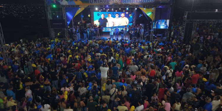 Roberto Cidade detalha proposta de ampliação do Auxílio Estadual para R$ 250 durante mobilização na zona Norte de Manaus