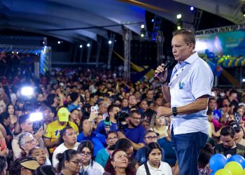 Adjuto Afonso mostra força política e reúne 12 mil apoiadores em lançamento de campanha eleitoral