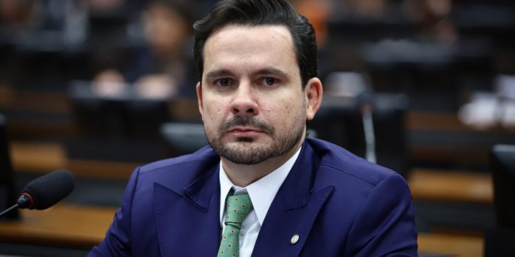 Alerta no Amazonas: avanço de facções faz Capitão Alberto Neto cobrar ação urgente do Ministério da Justiça