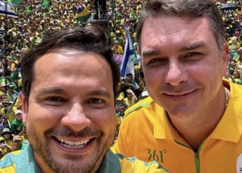 Flávio Bolsonaro reforça apoio a Alberto Neto e defende união para transformar riquezas do Amazonas em desenvolvimento