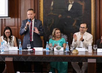 Presidente da Aleam, Adjuto Afonso, destaca empreendedorismo feminino em encontro com mulheres empresárias