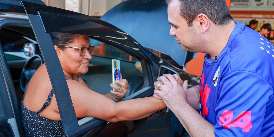 Na Praça 14, Roberto Cidade apresenta propostas e reforça compromisso com a segurança pública