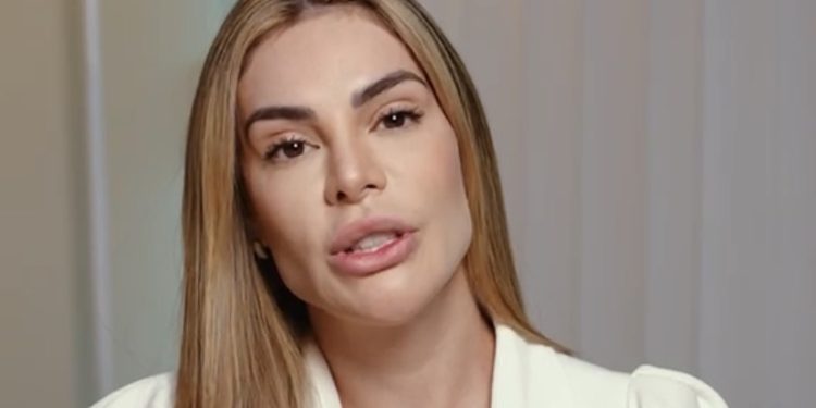 Primeira-dama do Amazonas faz desabafo sobre perseguição política à sua família e vídeo viraliza nas redes sociais