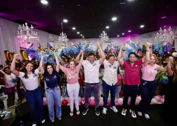 Adjuto Afonso reune mais de 1.500 mulheres em Manaus