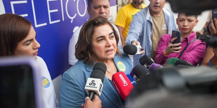 Professora Maria chega ao Debate da TV Norte e fala sobre 100 dias de governo: ‘choque de gestão’