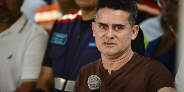 David Almeida chega à reta final com maior rejeição entre candidatos ao Governo do AM, aponta Big Data