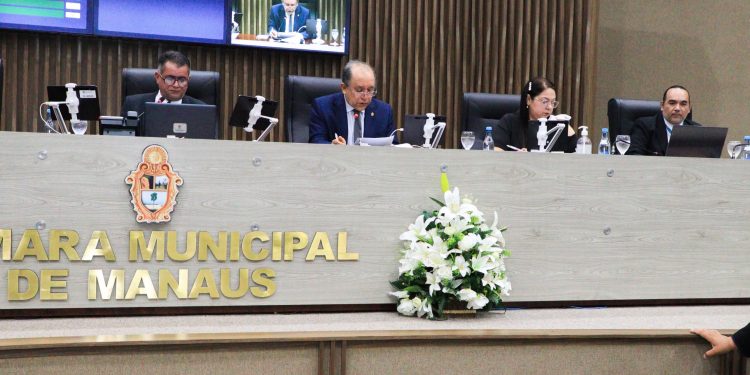 CMM aprova projeto que prevê pontos de recarga para veículos elétricos em estacionamentos de Manaus